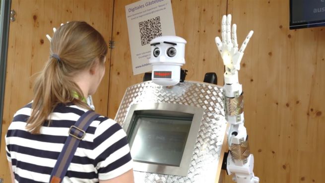 go to Segen von R2D2: Der Roboter-Priester
