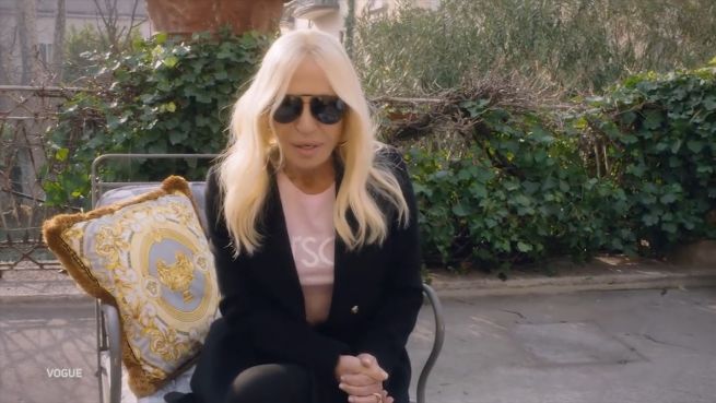 go to Donatella: Der leidige Fehler mit dem Versace