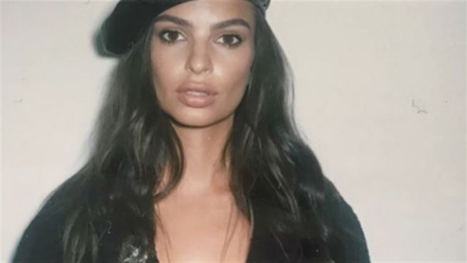 go to Photoshop-Fail: Emily Ratajkowski ist stinksauer