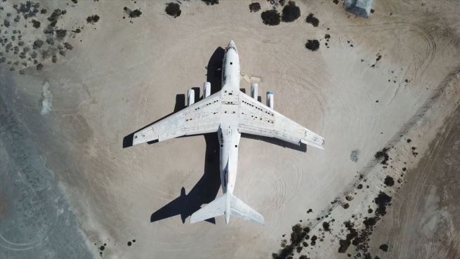 go to Völlig verkommen: Schmuggel-Flieger wird zur Ruine